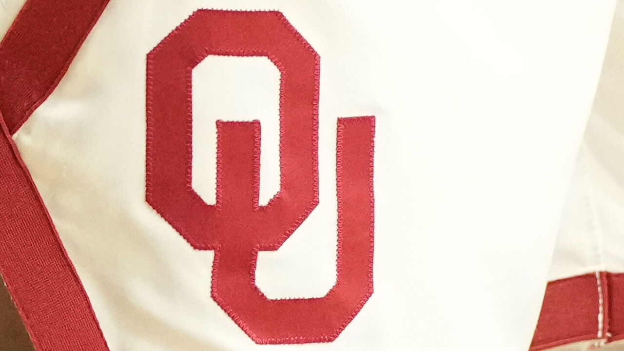 NORMAN, OK - DECEMBER 05: The Oklahoma Sooners logo on a pic of shorts during a college basketball game against the Providence Friars at Lloyd Noble Center on December 5, 2023 in Norman, Oklahoma. *** Local Caption ***