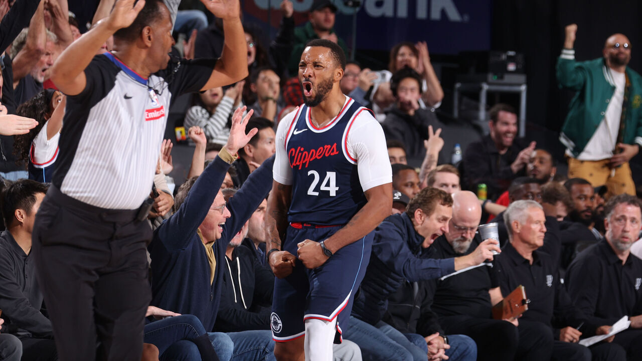 INGLEWOOD, CA - NOVEMBER 4: Norman Powell #24 of the LA Clippers celebrates during the game against the San Antonio Spurs on November 4, 2024 at Intuit Dome in Los Angeles, California. NOTE TO USER: User expressly acknowledges and agrees that, by downloading and/or using this Photograph, user is consenting to the terms and conditions of the Getty Images License Agreement. Mandatory Copyright Notice: Copyright 2024 NBAE