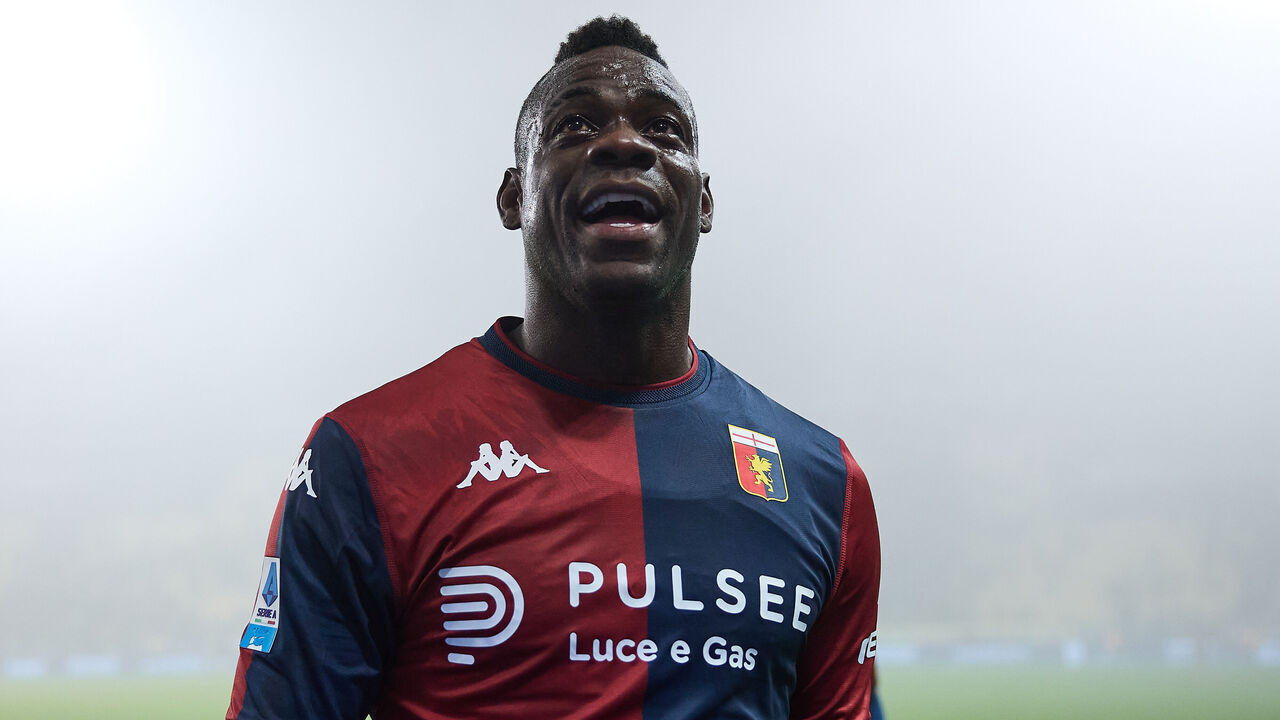 PARMA, ITALY - NOVEMBER 04: Mario Balotelli of Genoa CFC celebrates after his team's victory in the Serie A match between Parma and Genoa at Stadio Ennio Tardini on November 04, 2024 in Parma, Italy.