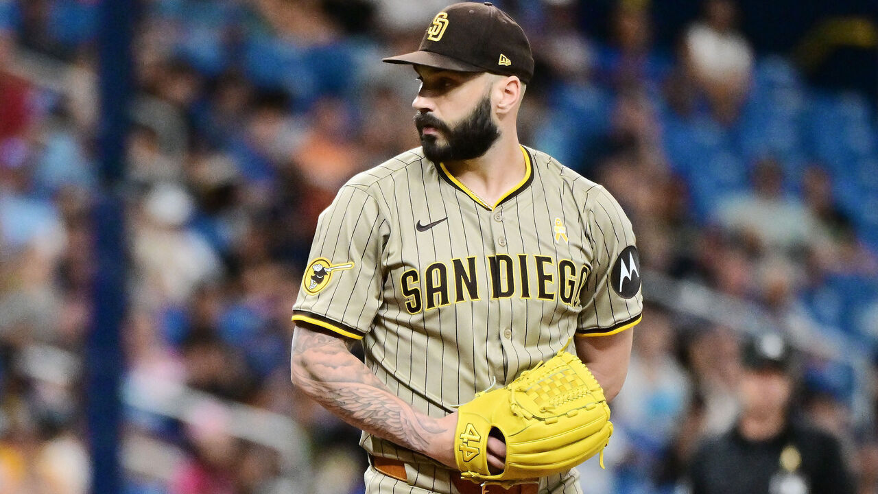 ST PETERSBURG, FLORIDA - SEPTEMBER 01: Tanner Scott #66 of the San Diego Padres looks to deliver a pitch to the Tampa Bay Rays in the eighth inning at Tropicana Field on September 01, 2024 in St Petersburg, Florida.