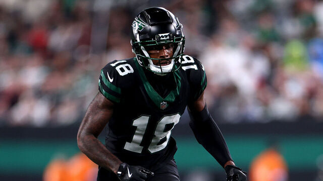 EAST RUTHERFORD, NEW JERSEY - OCTOBER 31: Mike Williams #18 of the New York Jets in action against the Houston Texans at MetLife Stadium on October 31, 2024 in East Rutherford, New Jersey.
