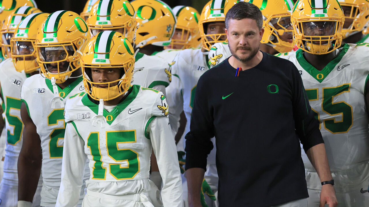 WEST LAFAYETTE, INDIANA - OCTOBER 18: Head coach Dan Lanning and the Oregon Ducks prepare to take the field prior to the game against the Purdue Boilermakers at Ross-Ade Stadium on October 18, 2024 in West Lafayette, Indiana.