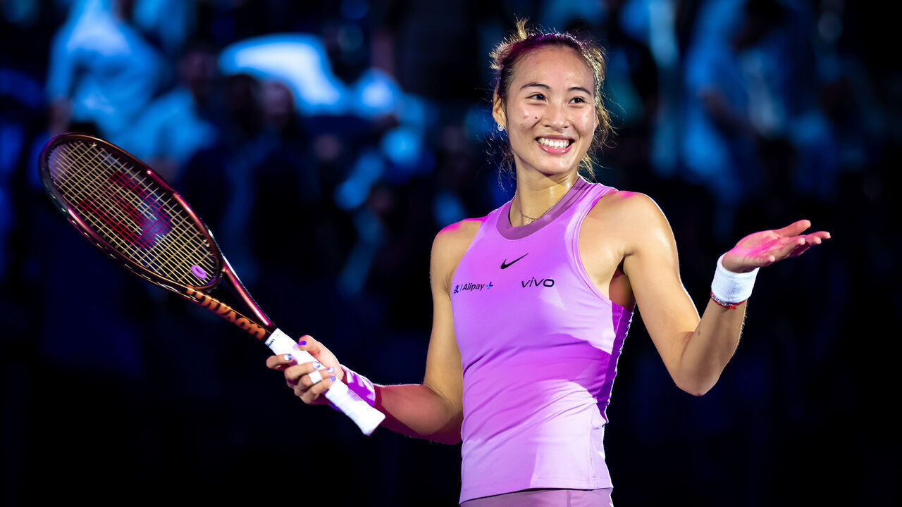 RIYADH, SAUDI ARABIA - NOVEMBER 06: Qinwen Zheng of China celebrates defeating Jasmine Paolini of Italy in her third round robin match on Day 5 of WTA Finals Riyadh as part of the Hologic WTA Tour 2024 at King Saud University Indoor Arena on November 06, 2024 in Riyadh, Saudi Arabia