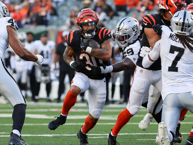 CINCINNATI, OH - NOVEMBER 03: Cincinnati Bengals running back Chase Brown (30) carries the ball during the game against the Las Vegas Raiders and the Cincinnati Bengals on November 3, 2024, at Paycor Stadium in Cincinnati, OH.