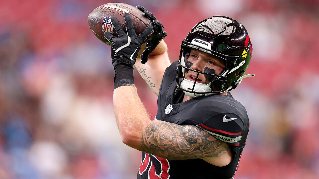 GLENDALE, ARIZONA - SEPTEMBER 22: Trey McBride #85 of the Arizona Cardinals warms up prior to the game against the Detroit Lions at State Farm Stadium on September 22, 2024 in Glendale, Arizona.