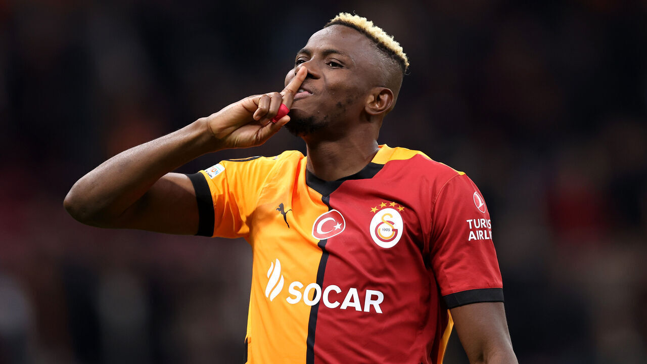 ISTANBUL, TURKEY - NOVEMBER 07: Victor Osimhen of Galatasaray celebrates after the team's victory in the UEFA Europa League 2024/25 League Phase MD4 match between Galatasaray A.S. and Tottenham Hotspur at Ali Sami Yen Spor Kompleksi on November 07, 2024 in Istanbul, Turkey.