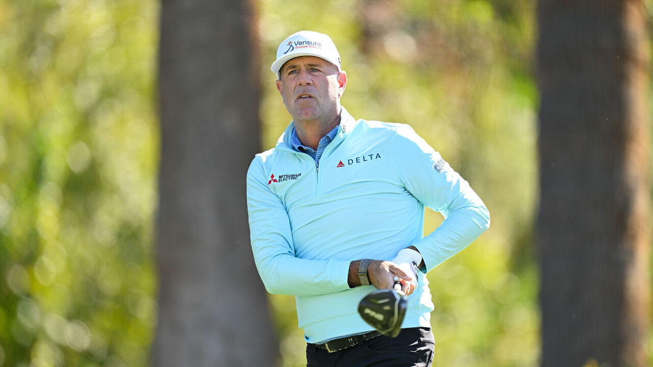 PHOENIX, ARIZONA - NOVEMBER 07: Stewart Cink watches his tee shot on the third hole during the first round of the Charles Schwab Cup Championship at Phoenix Country Club on November 7, 2024 in Phoenix, Arizona.