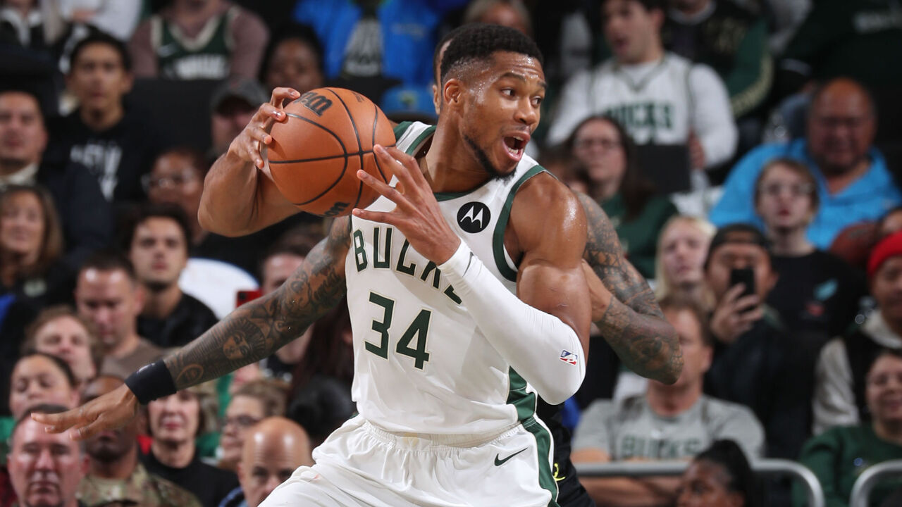 MILWAUKEE, WI - NOVEMBER 7: Giannis Antetokounmpo #34 of the Milwaukee Bucks drives to the basket during the game against the Utah Jazz on November 7, 2024 at Fiserv Forum Center in Milwaukee, Wisconsin. Mandatory Copyright Notice: Copyright 2024 NBAE .