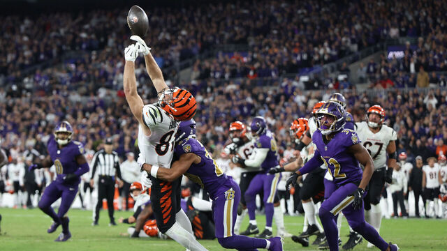 BALTIMORE, MARYLAND - NOVEMBER 07: Ar'Darius Washington #29 of the Baltimore Ravens defends Tanner Hudson #87 of the Cincinnati Bengals on a two-point conversion attempt in the final minute of the fourth quarter at M&T Bank Stadium on November 07, 2024 in Baltimore, Maryland.