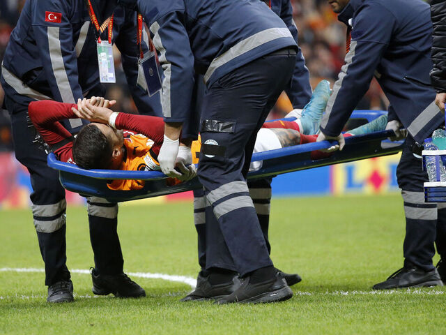 ISTANBUL, TURKEY - NOVEMBER 07: Mauro Icardi injured of Galatasaray during the UEFA Europa League 2024/25 League Phase MD4 match between Galatasaray A.S. and Tottenham Hotspur at Ali Sami Yen Spor Kompleksi on November 07, 2024 in Istanbul, Turkey.