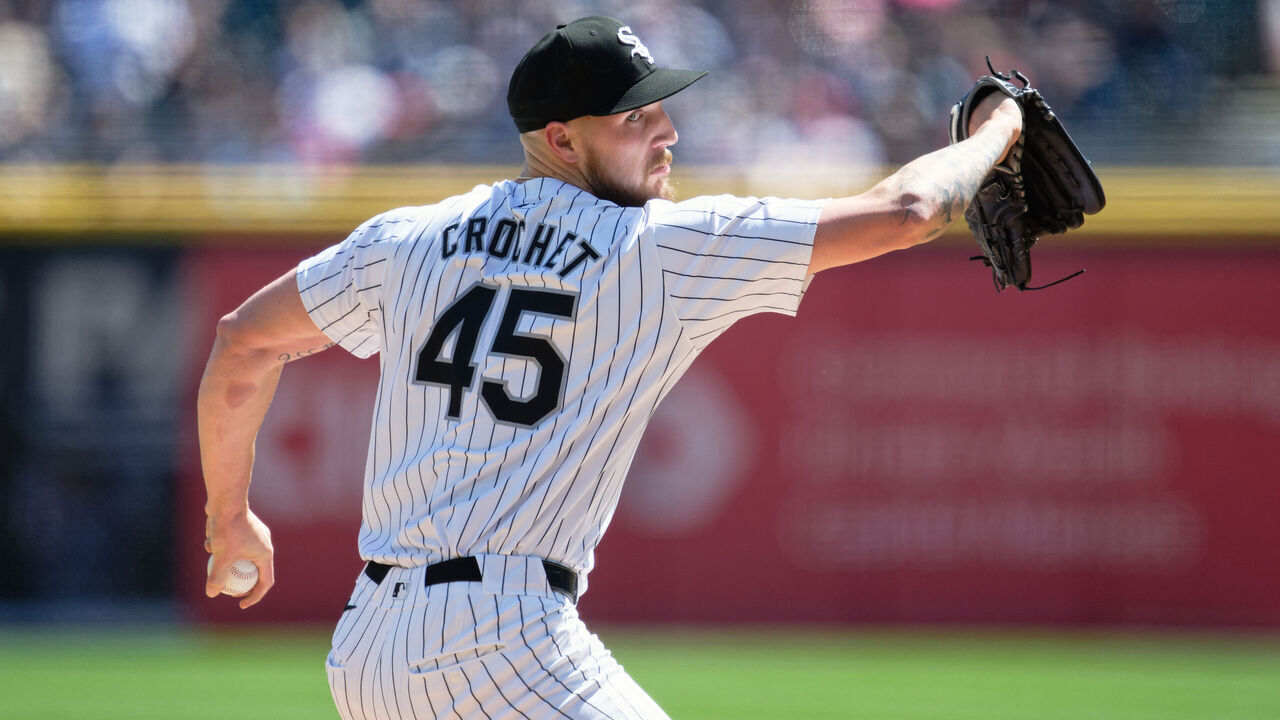 CHICAGO, IL - APRIL 13: Garret Crochet #45 of the Chicago White Sox pitches against the Cincinnati Reds at Guaranteed Rate Field on April 13, 2024 in Chicago, Illinois.