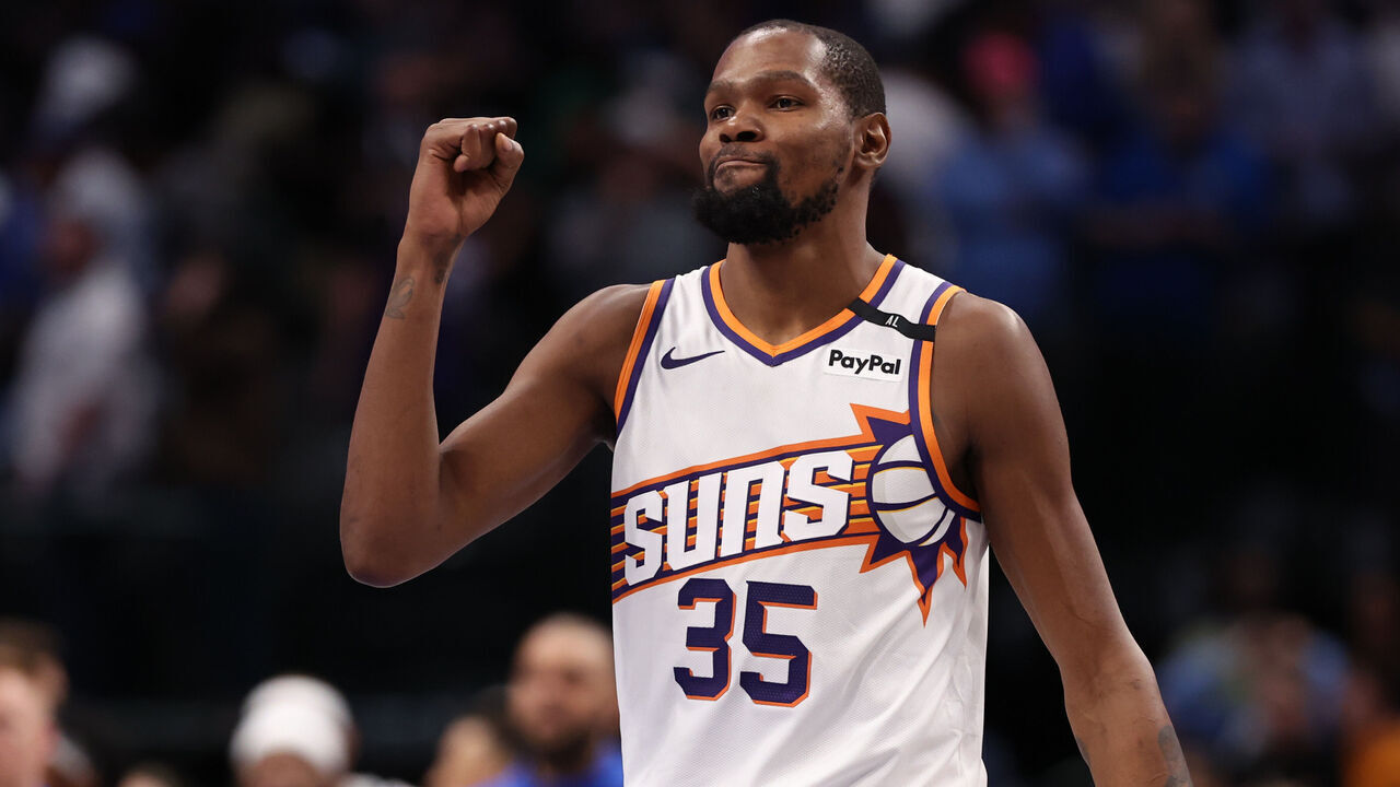 DALLAS, TEXAS - NOVEMBER 08: Kevin Durant #35 of the Phoenix Suns reacts after defeating the Dallas Mavericks at American Airlines Center on November 08, 2024 in Dallas, Texas.