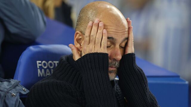 BRIGHTON, ENGLAND - NOVEMBER 9: Josep Guardiola Manager of Manchester City looks disappointed & dejected during the Premier League match between Brighton & Hove Albion FC and Manchester City FC at Amex Stadium on November 9, 2024 in Brighton, England.