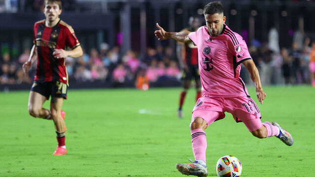 FORT LAUDERDALE, FLORIDA - NOVEMBER 09: Jordi Alba #18 of Inter Miami looks to shoot the ball against Atlanta United during the second half of the Audi 2024 MLS Cup playoffs at Chase Stadium on November 09, 2024 in Fort Lauderdale, Florida.