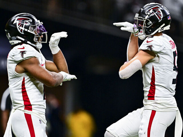 NEW ORLEANS, LOUISIANA - NOVEMBER 10: Bijan Robinson #7 and Drake London #5 of the Atlanta Falcons celebrate a touchdown during the third quarter against the New Orleans Saints at Caesars Superdome on November 10, 2024 in New Orleans, Louisiana.