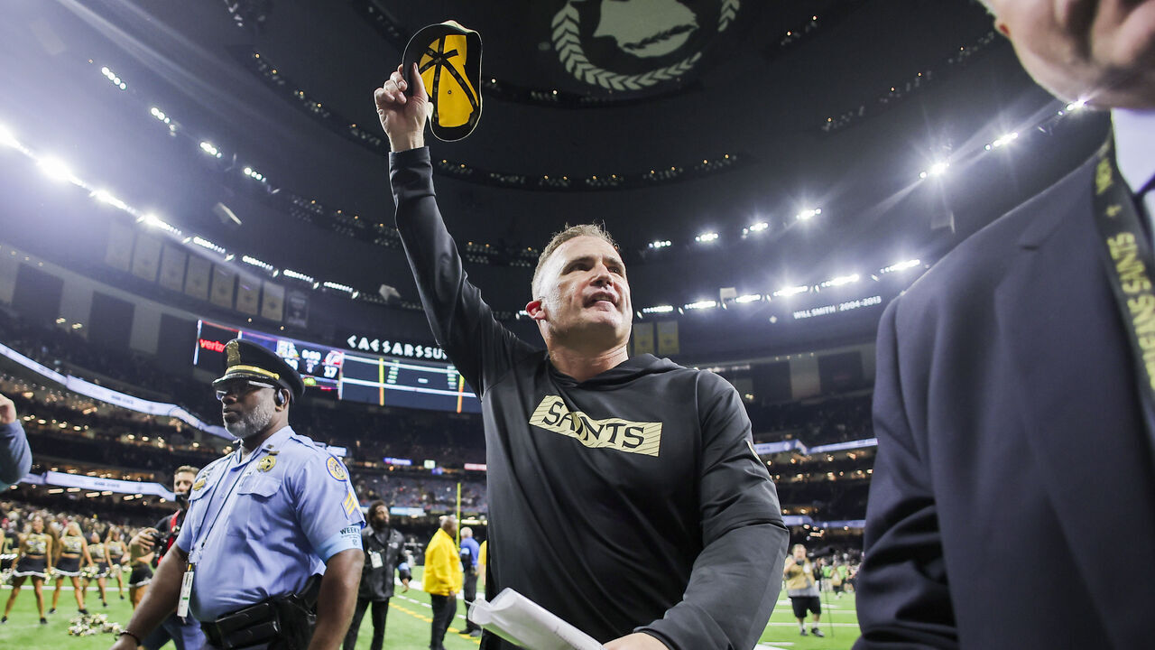 NEW ORLEANS, LOUISIANA - NOVEMBER 10: Head coach Darren Rizzi of the New Orleans Saints walks off the field after the game against the Atlanta Falcons at Caesars Superdome on November 10, 2024 in New Orleans, Louisiana.