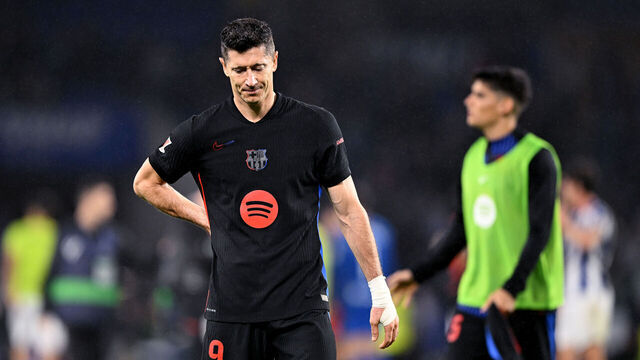 SAN SEBASTIAN, SPAIN - NOVEMBER 10: Robert Lewandowski of FC Barcelona disappointed after the match during the LaLiga EA Sports match between Real Sociedad v FC Barcelona at the Estadio Reale Arena on November 10, 2024 in San Sebastian Spain