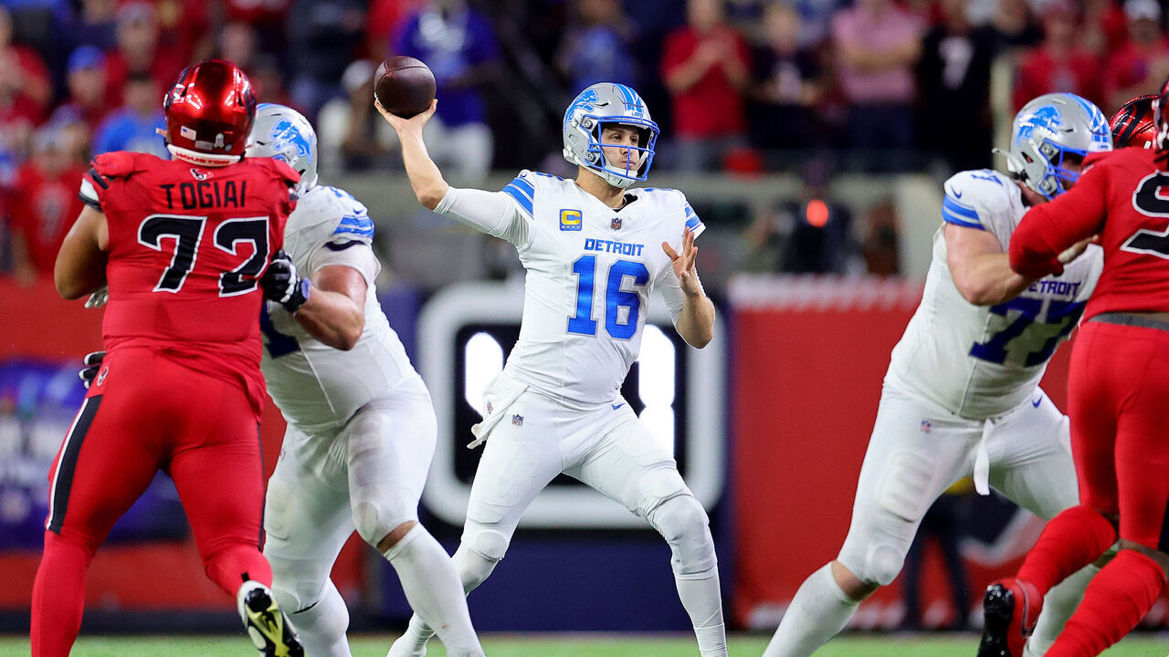 HOUSTON, TEXAS - NOVEMBER 10: Jared Goff #16 of the Detroit Lions throws a pass during the fourth quarter against the Houston Texans at NRG Stadium on November 10, 2024 in Houston, Texas.