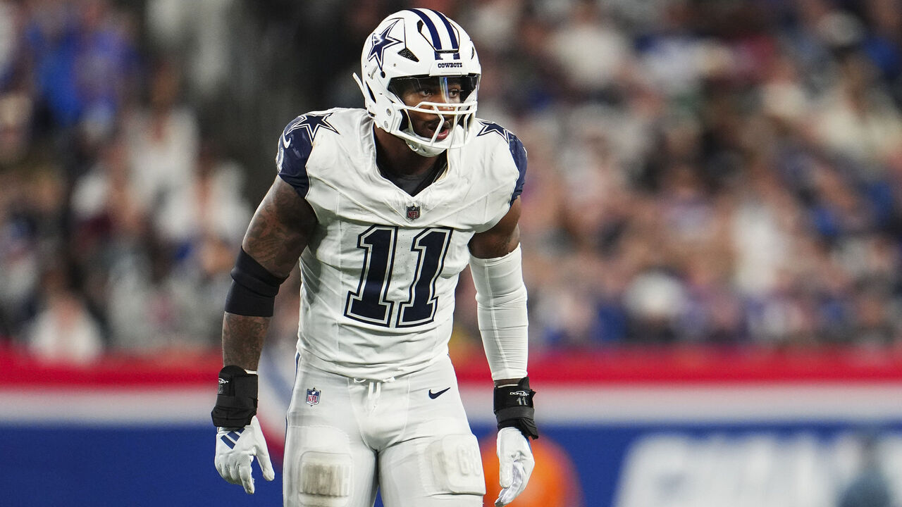 EAST RUTHERFORD, NJ - SEPTEMBER 26: Micah Parsons #11 of the Dallas Cowboys lines up before the snap during an NFL football game against the New York Giants at MetLife Stadium on September 26, 2024 in East Rutherford, New Jersey.
