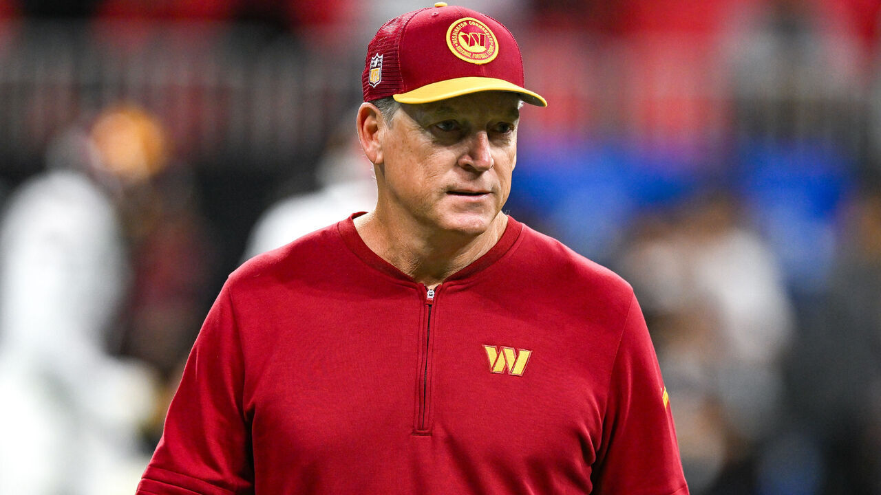 ATLANTA, GA OCTOBER 15: Washington defensive coordinator Jack Del Rio prior to the start of the NFL game between the Washington Commanders and the Atlanta Falcons on October 15th, 2023 at Mercedes-Benz Stadium in Atlanta, GA.