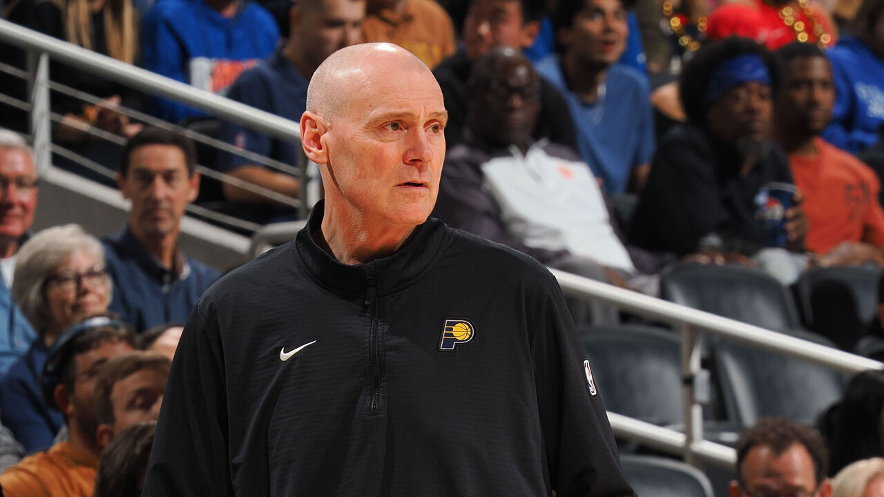 INDIANAPOLIS, IN - NOVEMBER 10: Head Coach Rick Carlisle of the Indiana Pacers during the game against the New York Knicks during a regular season game on November 10, 2024 at Gainbridge Fieldhouse in Indianapolis, Indiana. Mandatory Copyright Notice: Copyright 2024 NBAE