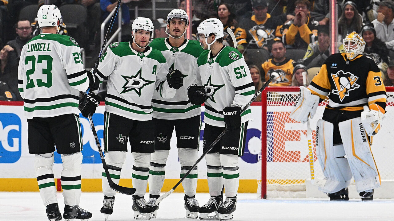 PITTSBURGH, PENNSYLVANIA - NOVEMBER 11: Miro Heiskanen #4 of the Dallas Stars celebrates with teammates after scoring a goal in the first period during the game against the Pittsburgh Penguins at PPG PAINTS Arena on November 11, 2024 in Pittsburgh, Pennsylvania.