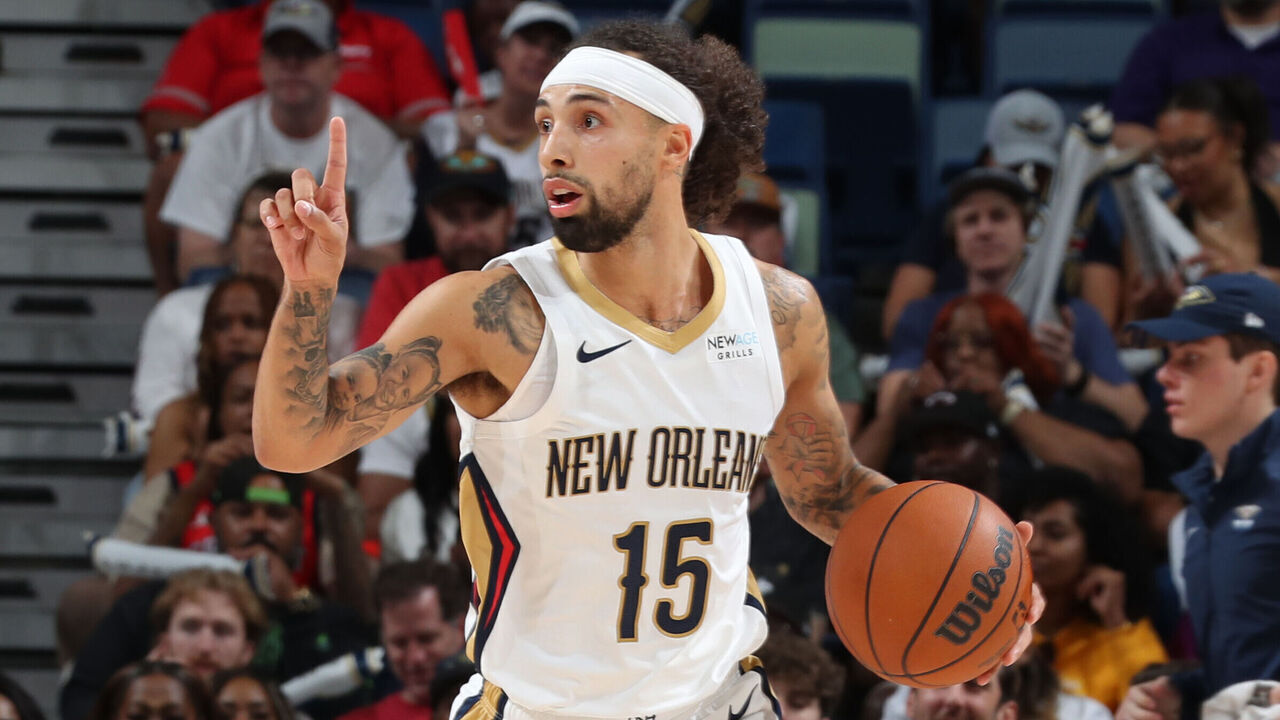 NEW ORLEANS, LA - NOVEMBER 11: Jose Alvarado #15 of the New Orleans Pelicans brings the ball up court during the game against the Brooklyn Nets on November 11, 2024 at the Smoothie King Center in New Orleans, Louisiana. Mandatory Copyright Notice: Copyright 2024 NBAE