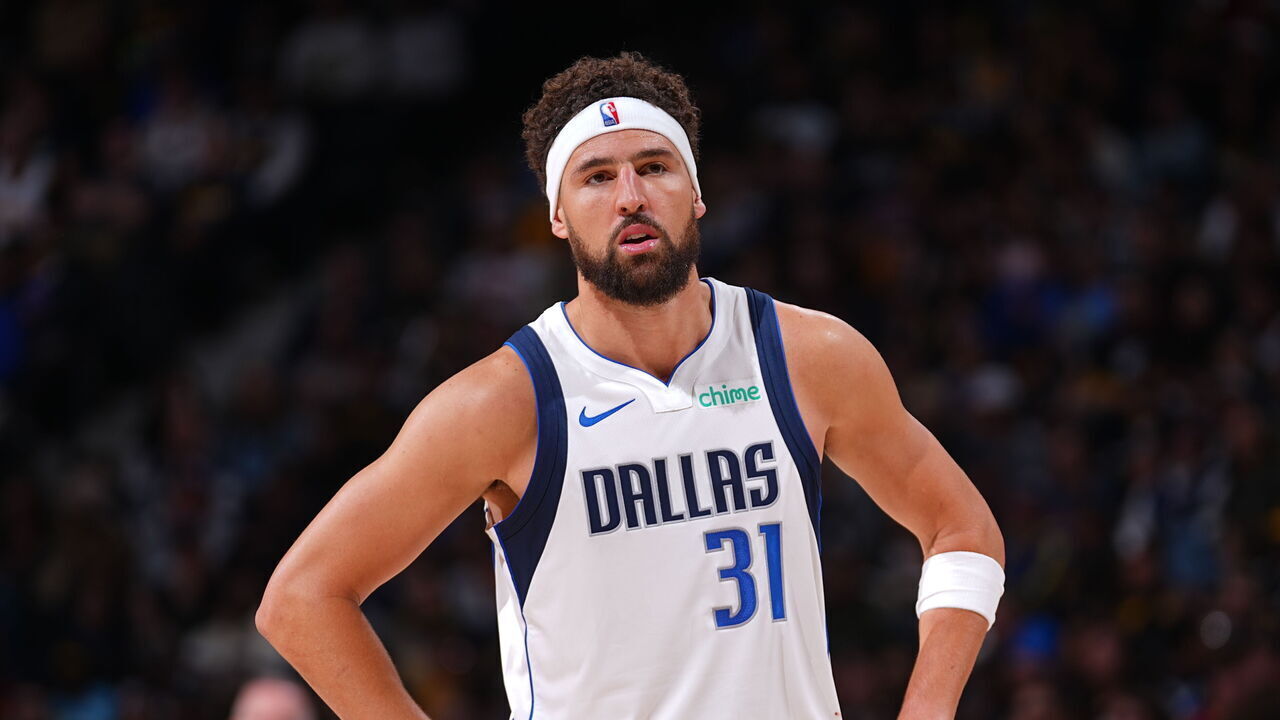 DENVER, CO - NOVEMBER 10: Klay Thompson #31 of the Dallas Mavericks during the game against the Denver Nuggets during a regular season game on November 10, 2024 at Ball Arena in Denver, Colorado. NOTE TO USER: User expressly acknowledges and agrees that, by downloading and/or using this Photograph, user is consenting to the terms and conditions of the Getty Images License Agreement. Mandatory Copyright Notice: Copyright 2024 NBAE