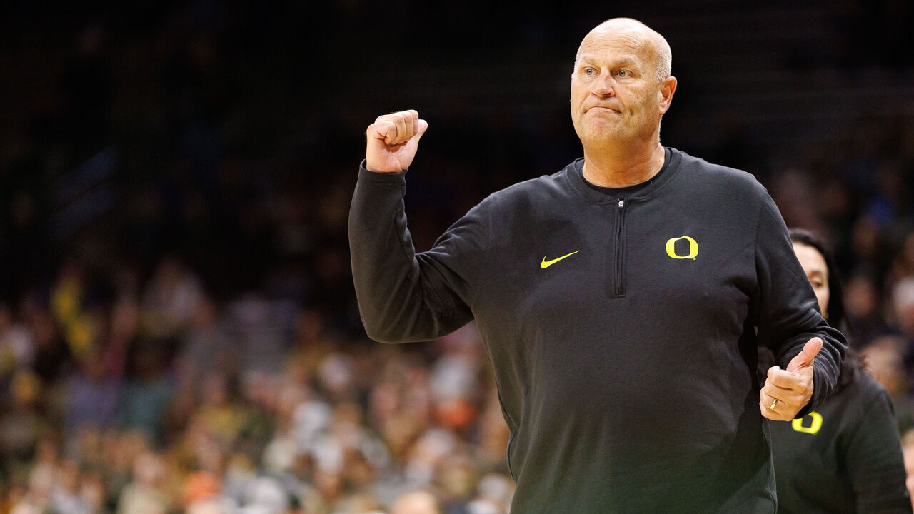BOULDER, COLORADO - FEBRUARY 09: Oregon Ducks head coach Kelly Graves calls a play during the second half against the Colorado Buffaloes at the CU Events Center on February 09, 2024 in Boulder, Colorado.