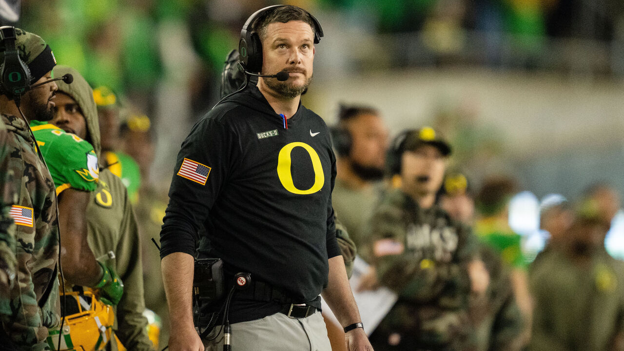 EUGENE, OREGON - NOVEMBER 9: Head Coach Dan Lanning of the Oregon Ducks looks up at the scoreboard during the first half of the game against the Maryland Terrapins at Autzen Stadium on November 9, 2024 in Eugene, Oregon.