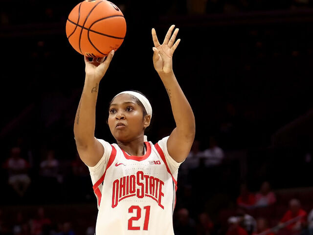 COLUMBUS, OHIO - NOVEMBER 5: Chance Gray #21 of the Ohio State Buckeyes shoots the ball during the game against the Cleveland State Vikings at Value City Arena on November 5, 2024 in Columbus, Ohio.