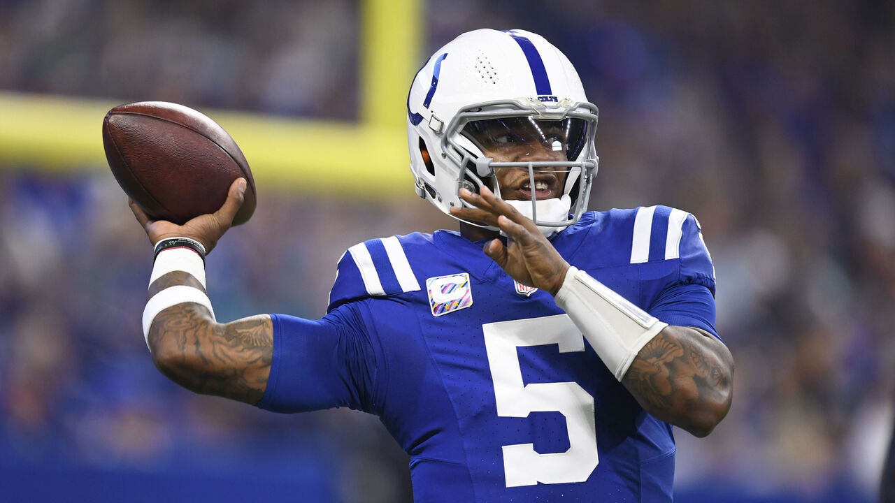 INDIANAPOLIS, IN - OCTOBER 20: Indianapolis Colts Quarterback Anthony Richardson (5) passes during a timeout in the NFL game between the Miami Dolphins and the Indianapolis Colts on October 20, 2024, at Lucas Oil Stadium in Indianapolis, Indiana.