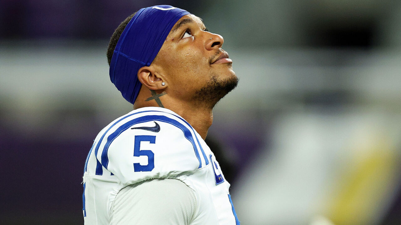 MINNEAPOLIS, MINNESOTA - NOVEMBER 03: Anthony Richardson #5 of the Indianapolis Colts looks on prior to the start of the game against the Minnesota Vikings at U.S. Bank Stadium on November 03, 2024 in Minneapolis, Minnesota. The Vikings defeated the Colts 21-13.
