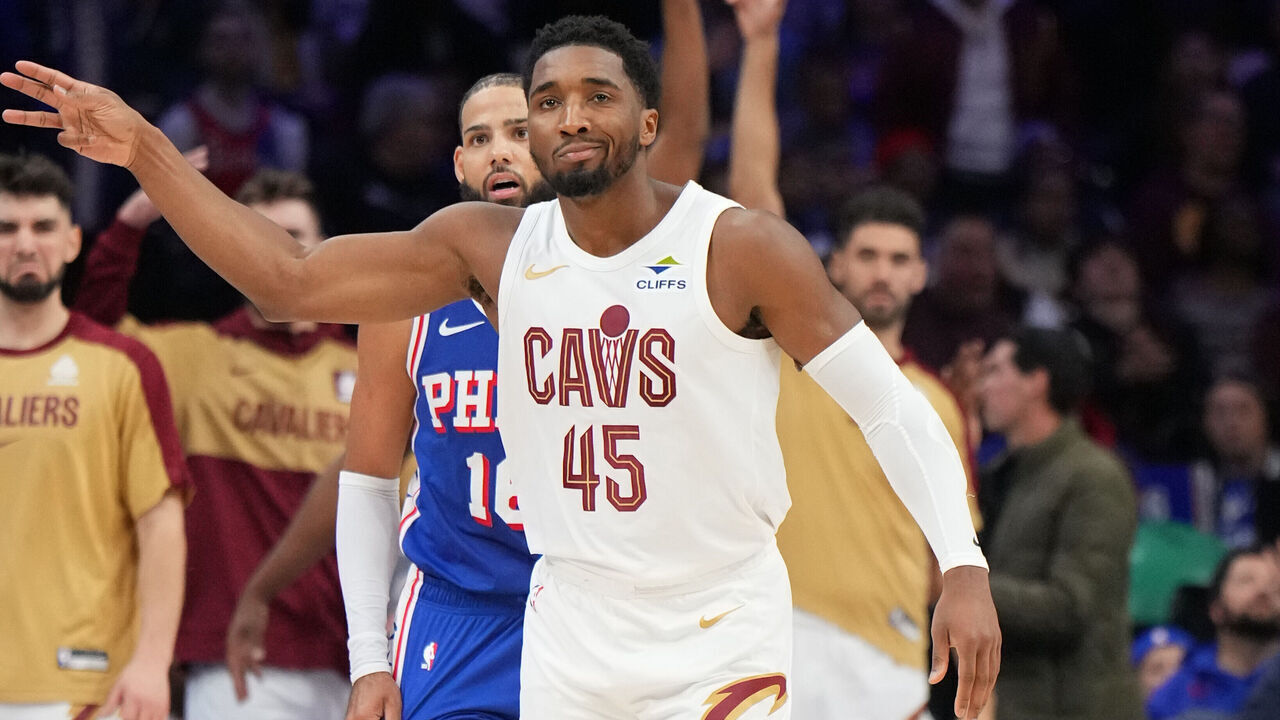 PHILADELPHIA, PA - NOVEMBER 13: Donovan Mitchell #45 of the Cleveland Cavaliers celebrates during the game against the Philadelphia 76ers on November 13, 2024 at the Wells Fargo Center in Philadelphia, Pennsylvania NOTE TO USER: User expressly acknowledges and agrees that, by downloading and/or using this Photograph, user is consenting to the terms and conditions of the Getty Images License Agreement. Mandatory Copyright Notice: Copyright 2024 NBAE
