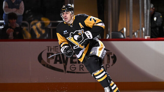 PITTSBURGH, PA - NOVEMBER 11: Pittsburgh Penguins center Evgeni Malkin (71) takes the ice before the first period in the NHL game between the Pittsburgh Penguins and the Dallas Stars on November 11, 2024, at PPG Paints Arena in Pittsburgh, PA.