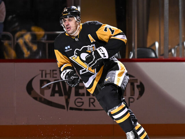 PITTSBURGH, PA - NOVEMBER 11: Pittsburgh Penguins center Evgeni Malkin (71) takes the ice before the first period in the NHL game between the Pittsburgh Penguins and the Dallas Stars on November 11, 2024, at PPG Paints Arena in Pittsburgh, PA.