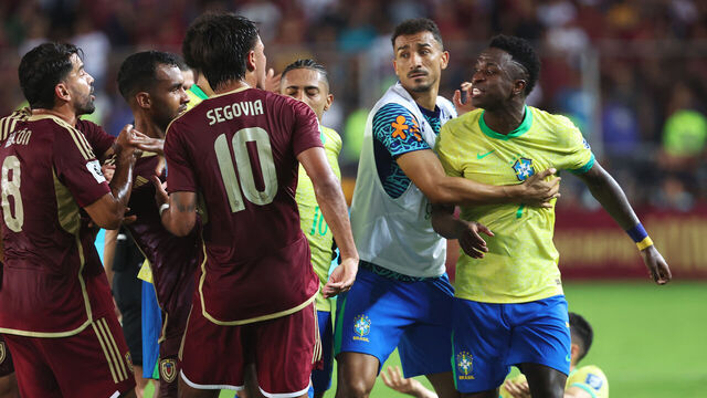 MATURIN, VENEZUELA - NOVEMBER 14: Vinicius Junior of Brazil argues with players of Venezuela during the South American FIFA World Cup 2026 Qualifier match between Venezuela and Brazil at Estadio Monumental de Maturin on November 14, 2024 in Maturin, Venezuela.