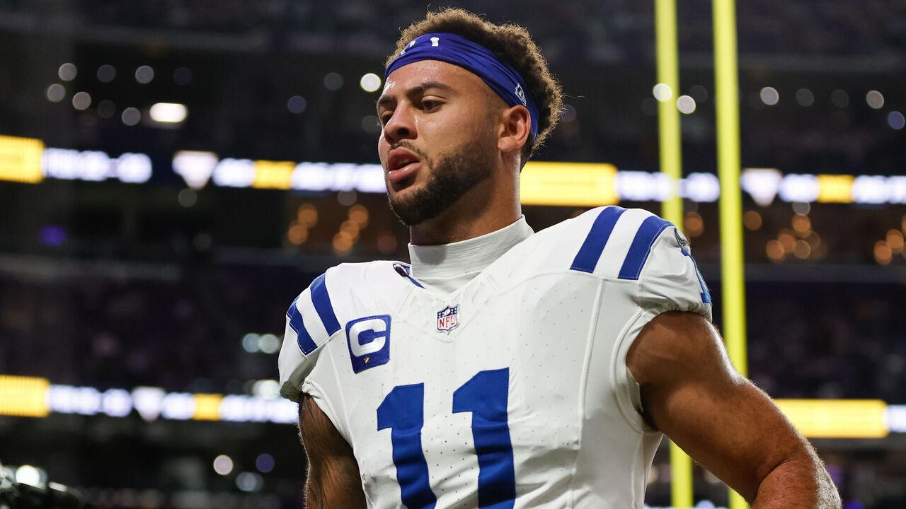 MINNEAPOLIS, MN - NOVEMBER 03: Indianapolis Colts wide receiver Michael Pittman Jr. (11) looks on before the NFL game between the Indianapolis Colts and the Minnesota Vikings on November 3rd, 2024, at U.S. Bank Stadium in Minneapolis, MN.