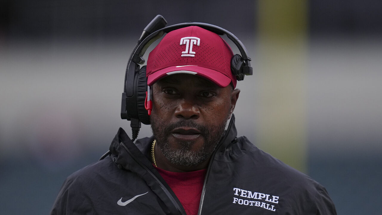 PHILADELPHIA, PENNSYLVANIA - SEPTEMBER 23: Head coach Stan Drayton of the Temple Owls looks on against the Miami Hurricanes at Lincoln Financial Field on September 23, 2023 in Philadelphia, Pennsylvania. The Miami Hurricanes defeated the Temple Owls 41-7.