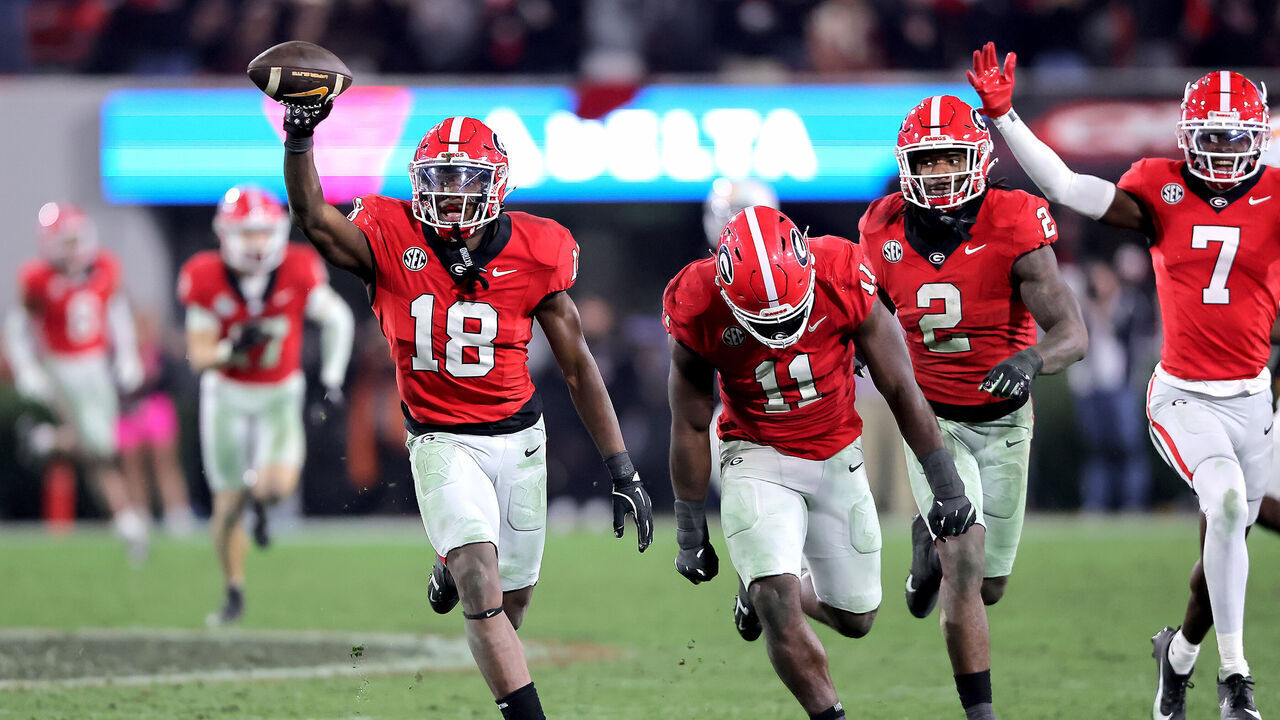 ATHENS, GA - NOVEMBER 16: Georgia Bulldogs linebacker Chris Cole (18) celebrates after recovering a fumble with less than 90 seconds left in the Saturday evening college football game between the Tennessee Volunteers and the Georgia Bulldogs on November 16, 2024 on Dooley Field at Sanford Stadium in Athens, GA.