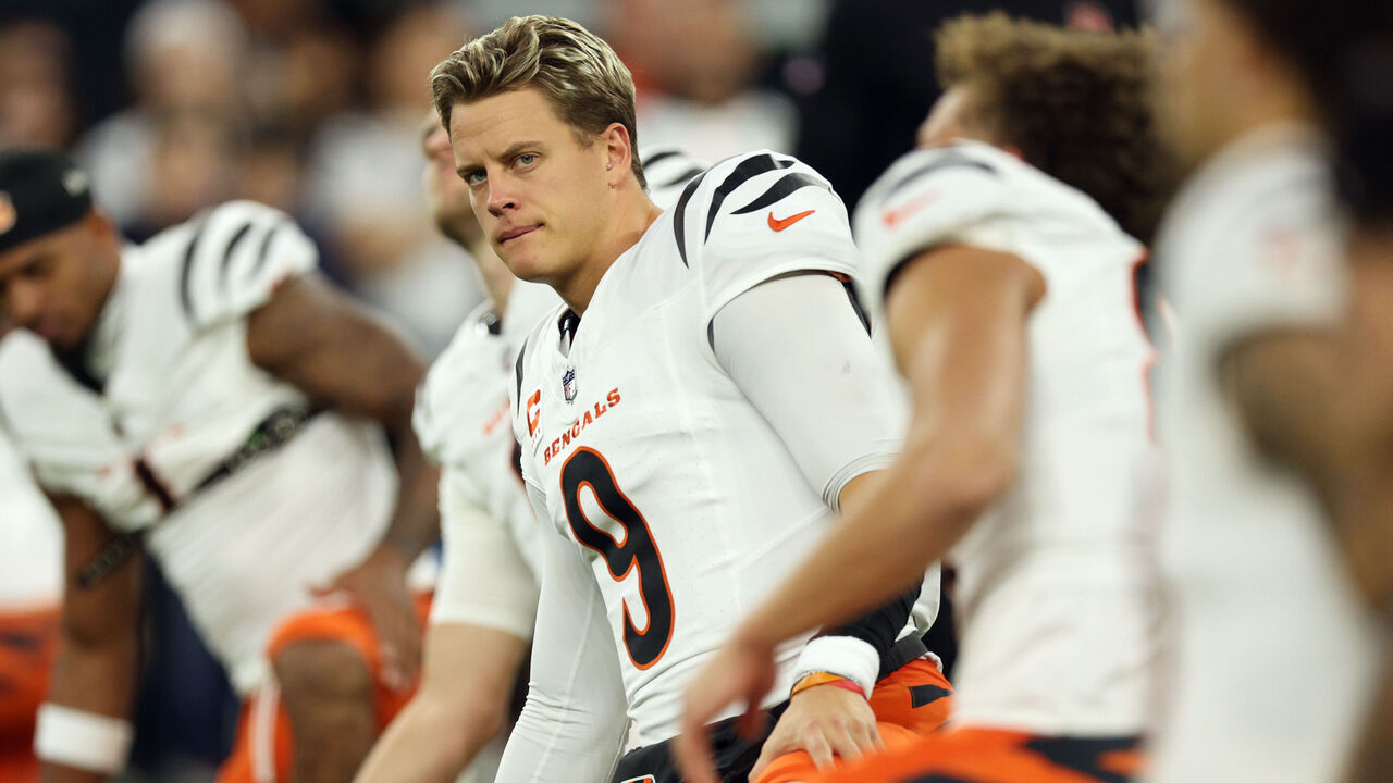 INGLEWOOD, CALIFORNIA - NOVEMBER 17: Joe Burrow #9 of the Cincinnati Bengals looks on before the game against the Los Angeles Chargers at SoFi Stadium on November 17, 2024 in Inglewood, California.
