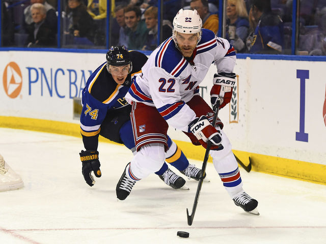 Rangers' Dan Boyle breaks hand in season opener, out 4-6 weeks