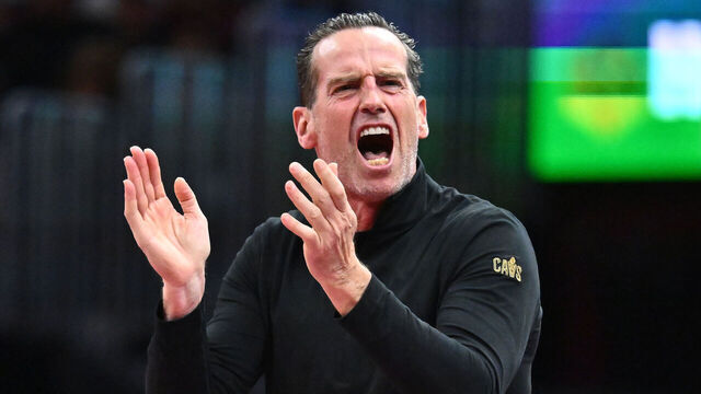 CLEVELAND, OHIO - NOVEMBER 15: Head coach Kenny Atkinson of the Cleveland Cavaliers reacts during the third quarter of the Emirates NBA Cup game against the Chicago Bulls at Rocket Mortgage Fieldhouse on November 15, 2024 in Cleveland, Ohio. The Cavaliers defeated the Bulls 144-126.