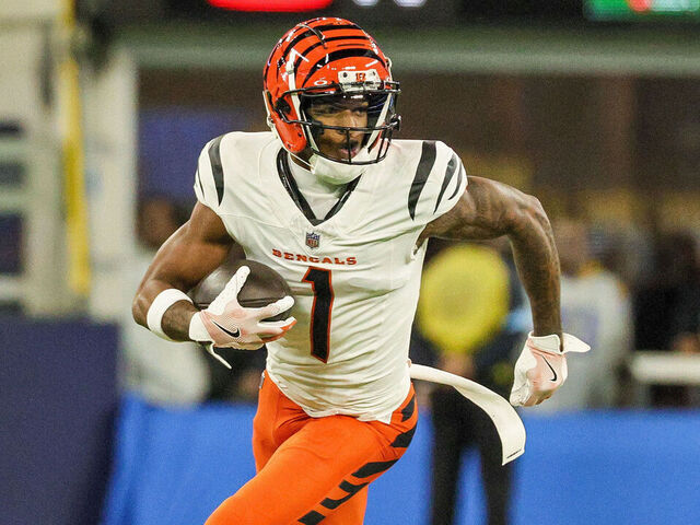 INGLEWOOD, CA - NOVEMBER 17: Cincinnati Bengals wide receiver Ja'Marr Chase (1) after the catch during the Cincinnati Bengals vs Los Angeles Chargers game on November 17, 2024, at SoFi Stadium in Inglewood, CA.