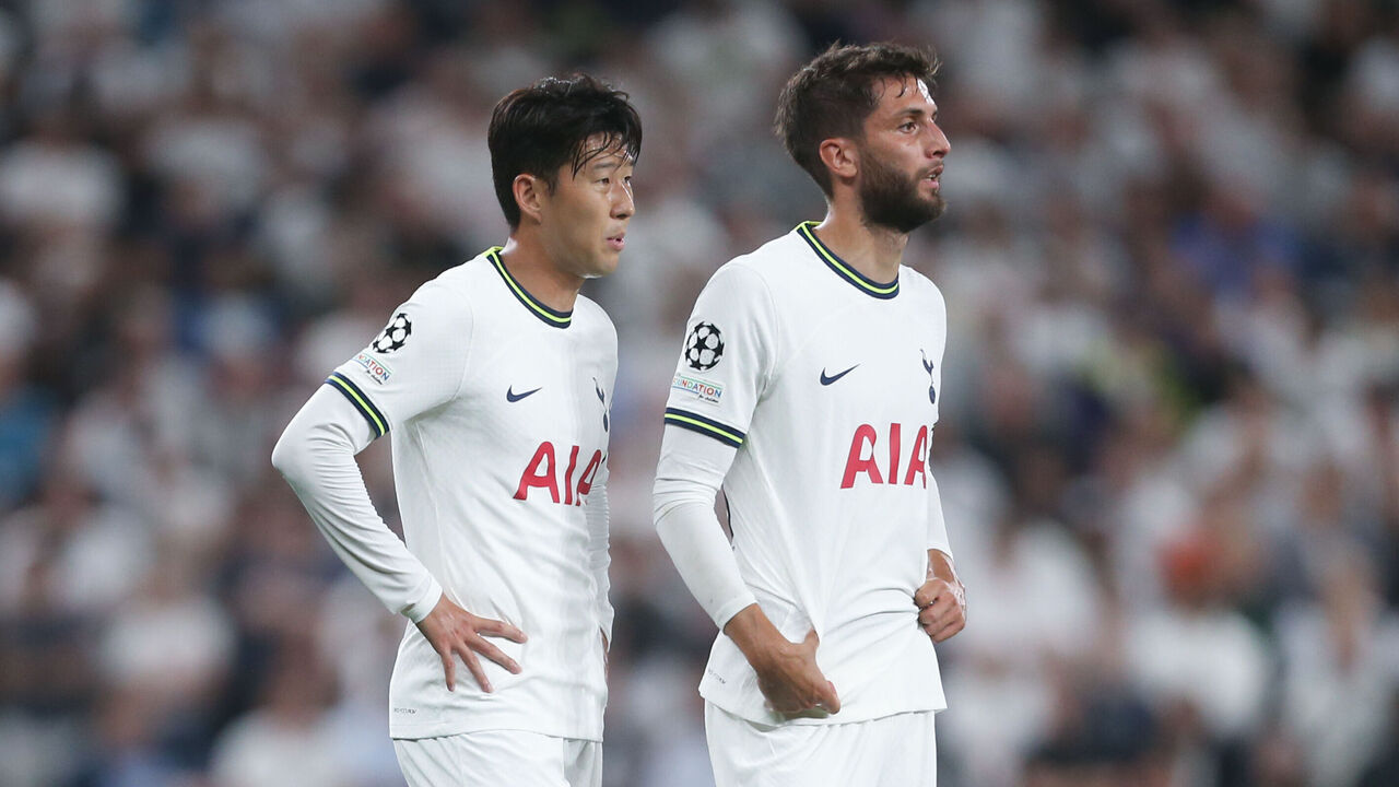 LONDON, ENGLAND - SEPTEMBER 07: Tottenham Hotspur's Rodrigo Bentancur and Son Heung-Min during the UEFA Champions League group D match between Tottenham Hotspur and Olympique Marseille at Tottenham Hotspur Stadium on September 7, 2022 in London, United Kingdom.