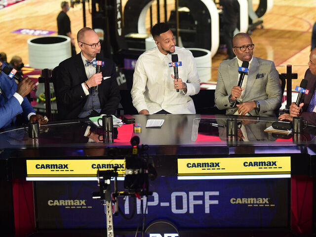 CLEVELAND, OH - FEBRUARY 19: NBA on TNT analysts, Shaquille O'Neal, Ernie Johnson Jr.,Kenny Smith and Charles Barkley talk with CJ McCollum #3 of the New Orleans Pelicans during State Farm All-Star Saturday Night on Saturday, February 19, 2022 at Rocket Mortgage FieldHouse in Cleveland, Ohio. NOTE TO USER: User expressly acknowledges and agrees that, by downloading and/or using this Photograph, user is consenting to the terms and conditions of the Getty Images License Agreement. Mandatory Copyright Notice: Copyright 2022 NBAE
