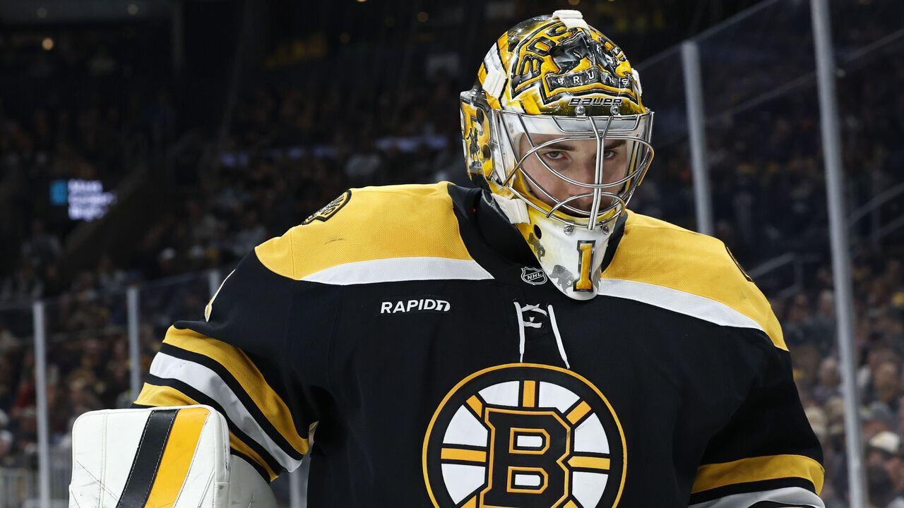 BOSTON, MA - NOVEMBER 18: Boston Bruins goalie Jeremy Swayman (1) during a game between the Boston Bruins and the Columbus Blue Jackets on November 18, 2024, at TD Garden in Boston, Massachusetts.