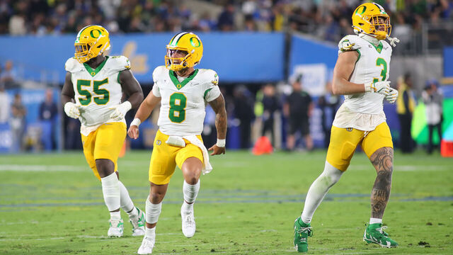 PASADENA, CA - SEPTEMBER 28: Oregon Ducks quarterback Dillon Gabriel (8) celebrating during the college football game between the Oregon Ducks and the UCLA Bruins on September 28. 2024, at the Rose Bowl in Pasadena, CA.