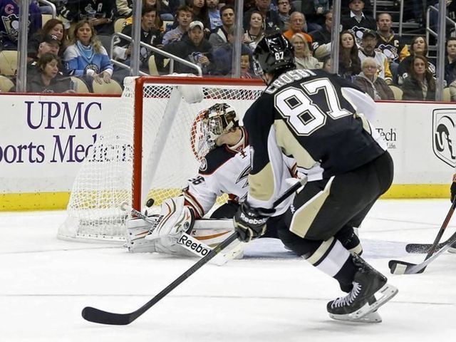 Sidney Crosby's unique shooting style baffles goaltenders
