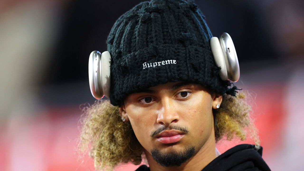 ATHENS, GEORGIA - NOVEMBER 16: High school quarterback Julian Lewis of Carrollton High School attends a game between the Tennessee Volunteers and Georgia Bulldogs at Sanford Stadium on November 16, 2024 in Athens, Georgia.